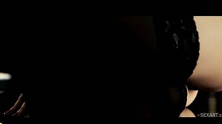 Секретарша в корсете хочет, чтобы бос над ней доминировал и трахал