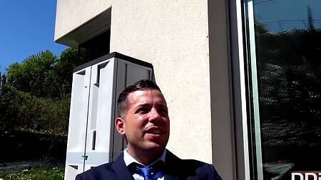 Жаркая секретарша трахается не хуже дорогой шлюхи