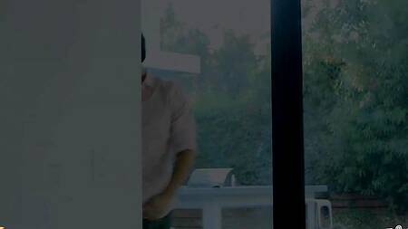 Сексуальная оценщица антиквариата соглашается на еблю