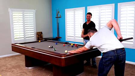 Красотку Lana Rhoades больше интересует МЖМ, чем бильярд