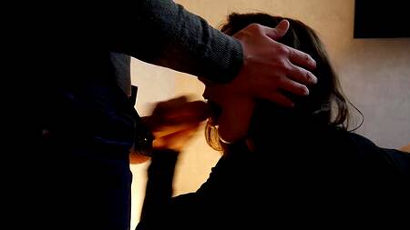 Два пацана ебут с двух сторон худенькую русскую телочку