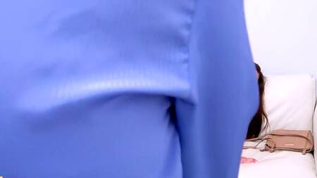 Телка намерена стать успешной, поэтому идет на порно кастинг