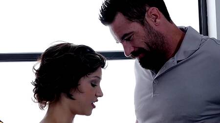 Любящий муж всё равно изменяет жене с её сестрой Lana Rhoades