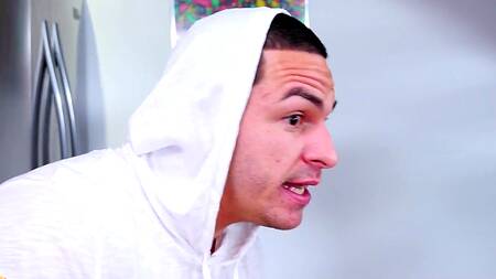 Жена доказывает мужу, что она трахается лучше чем девки в порно