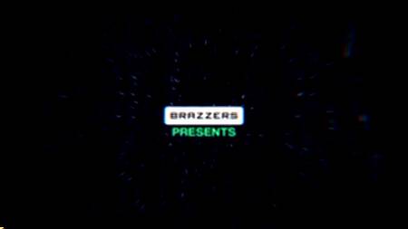 Массажистка лесбиянка в масле разводит клиентку на еблю