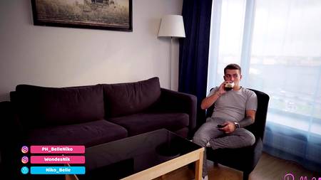 Дядя страстно шпилит племянницу в очко за плохую отметку в университете