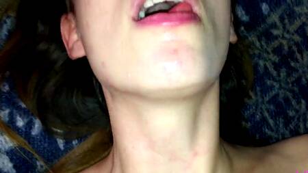 Гитарист выебал на диване молодую русскую шлюшку с отменной фигуркой