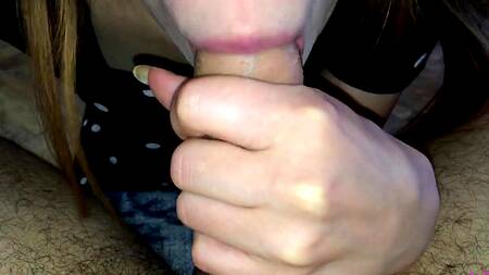 Гитарист выебал на диване молодую русскую шлюшку с отменной фигуркой