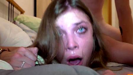 Разбудил и трахнул стройную голубоглазую русскую красотку