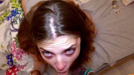 Разбудил и трахнул стройную голубоглазую русскую красотку