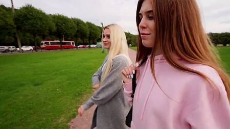 Худенькая шлюшка трахается за деньги с русским ухажером