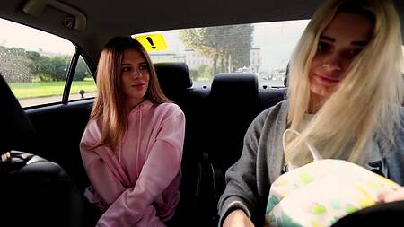 Худенькая шлюшка трахается за деньги с русским ухажером