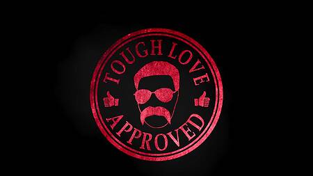 Зрелый мужик пялит в жопу чертовски классную сучку