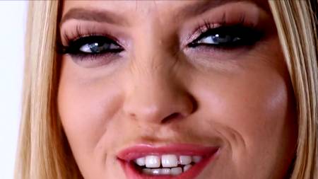 Фантастический лесбийских секс двух опытных в постели девиц