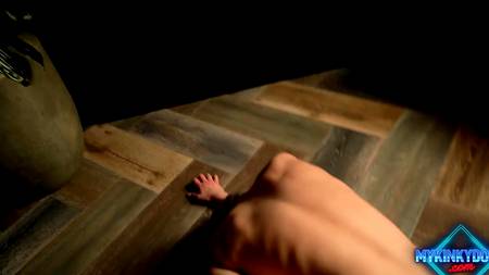 Отшлепал и трахнул в ротик няшную блондинку с короткой стрижкой