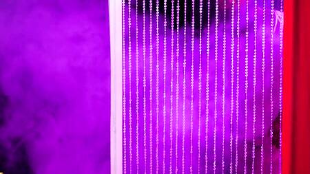 Самый щедрый клиент стриптиз клуба трахает горячую танцовщицу в очко