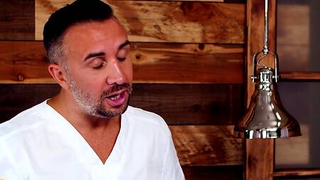 Массажист приписывает клиентке анальный секс для расслабления