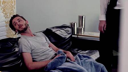 У милфы проблемы с мужем и поэтому она ебется с пасынком и падчерицей