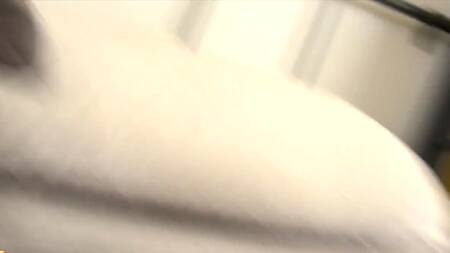 Доплатил шлюхе с разноцветными волосами и снял секс на видео