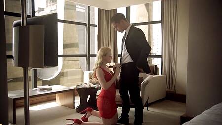 Супружеская пара смотрит на лесбиянок и занимается сексом