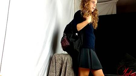 Милая студентка забила на учебу и пришла на порно кастинг