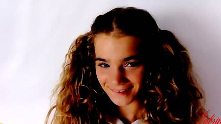 Милая студентка забила на учебу и пришла на порно кастинг