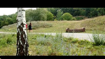 Красивые подруги пошли на пикник и там занялись лесбийским сексом