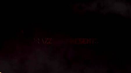 Воин перед сражением трахает в палатке грудастую воительницу