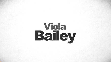 Владелец стриптиз клуба трахает новенькую танцовщицу