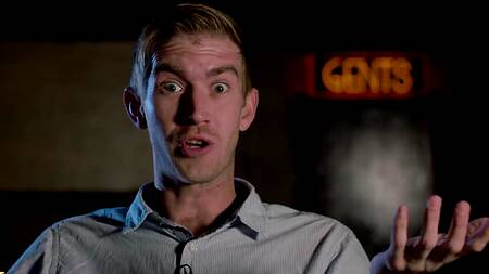 Владелец стриптиз клуба трахает новенькую танцовщицу