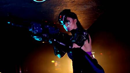 Грудастая Aletta Ocean в образе супергероини ебется со злодеем