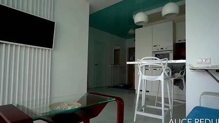 Жаркое порно от первого лица с красивой пышногрудой девушкой