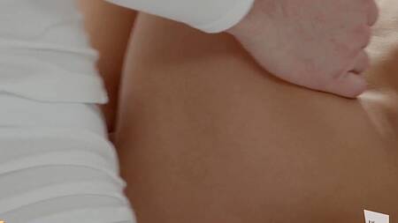 Пара с утра вместо кофе занимается нежным сексом