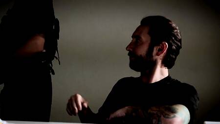 Сексапильная брюнетка ощутила пиздой двойное проникновение