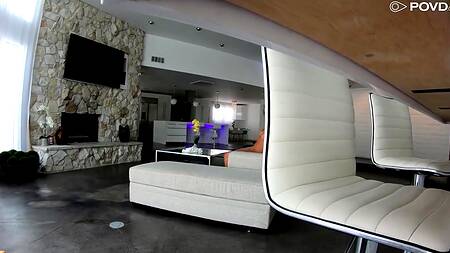 Сосед заходит в гости и застает милую телку за смачной мастурбацией