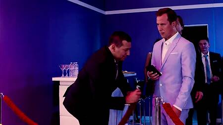 Босс после переговоров страстно трахает секретаршу