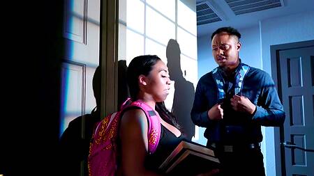 Студентка уломала подругу заняться сексом с учителем