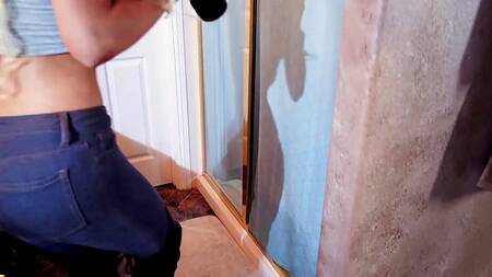 Грудастая журналистка ебется с лысым мужиком ради материала