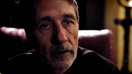 Священник отпускает грехи девушки, жестко её трахая