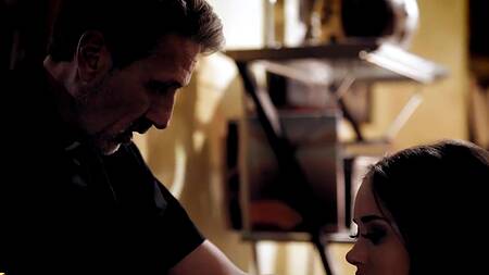 Священник отпускает грехи девушки, жестко её трахая