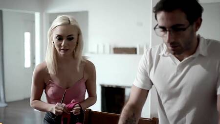 Репетитор согласен брать оплату за учебу сексом с милой студенткой