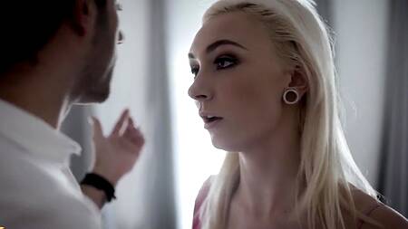 Репетитор согласен брать оплату за учебу сексом с милой студенткой