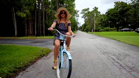 Воровка украла велик и трахнулась с его владельцем