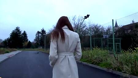 Наивная девка поверила парню и согласилась на секс