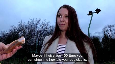 Наивная девка поверила парню и согласилась на секс