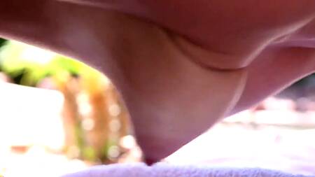 Супружеская пара страстно ебется на курорте у бассейна