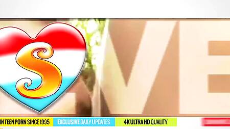 Худышка дрочит перед зеркалом и нежно трахается с парнем