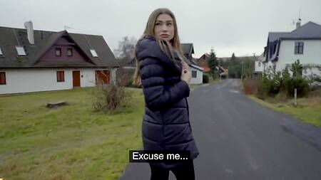 Девка приводит к себе мужика и ебется с ним за деньги