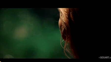 Подруги вместе отдыхают и занимаются нежным сексом