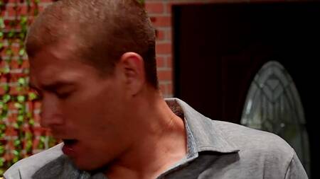 Страстно ебет развратную любовницу в жопу под носом зрелой супруги